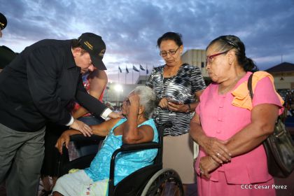 Daniel y Rosario participan del 36 Aniversario de la Fuerza Naval