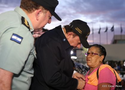 Daniel y Rosario participan del 36 Aniversario de la Fuerza Naval
