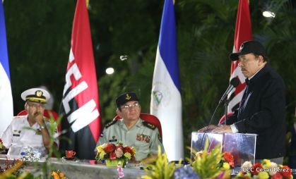 Daniel y Rosario participan del 36 Aniversario de la Fuerza Naval