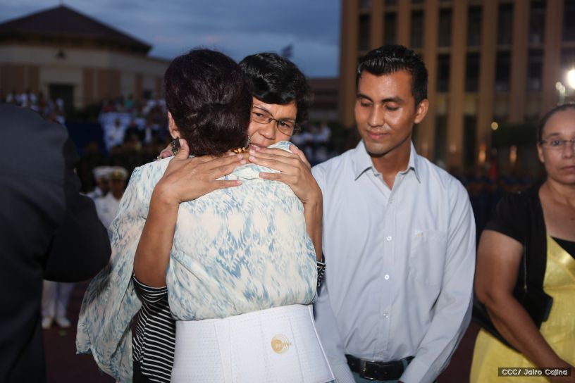 Daniel y Rosario participan del 36 Aniversario de la Fuerza Naval