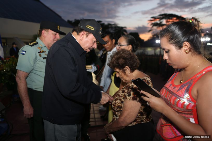 Daniel y Rosario participan del 36 Aniversario de la Fuerza Naval
