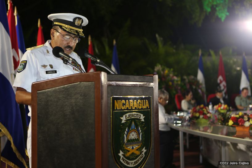 Daniel y Rosario participan del 36 Aniversario de la Fuerza Naval
