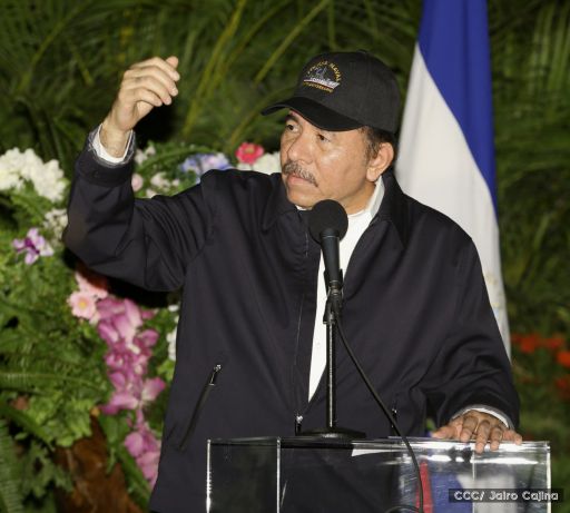 Daniel y Rosario participan del 36 Aniversario de la Fuerza Naval