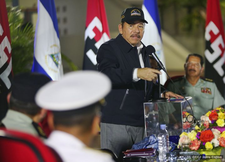 Daniel y Rosario participan del 36 Aniversario de la Fuerza Naval