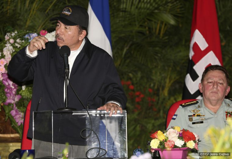 Daniel y Rosario participan del 36 Aniversario de la Fuerza Naval