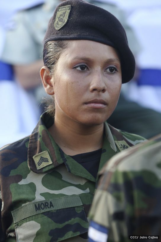 Daniel y Rosario participan del 36 Aniversario de la Fuerza Naval