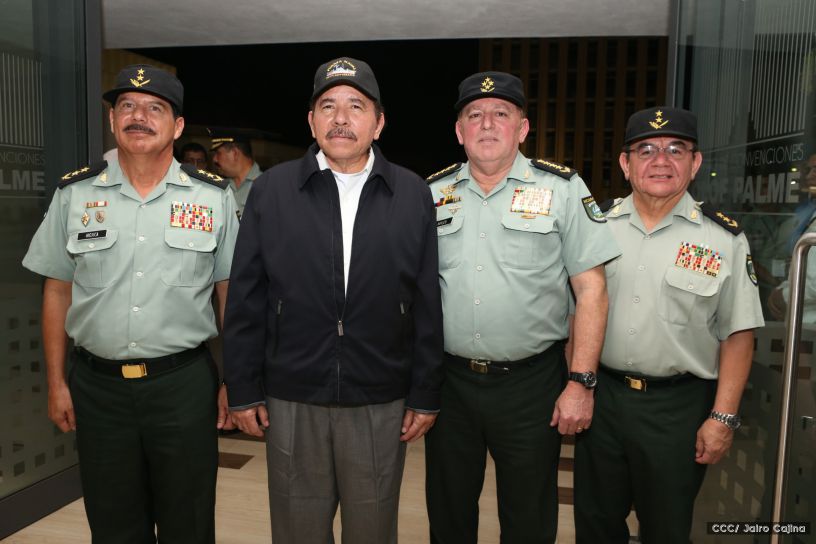 Daniel y Rosario participan del 36 Aniversario de la Fuerza Naval