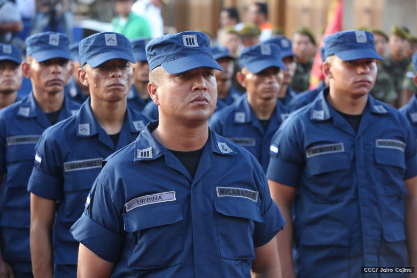 Daniel y Rosario participan del 36 Aniversario de la Fuerza Naval