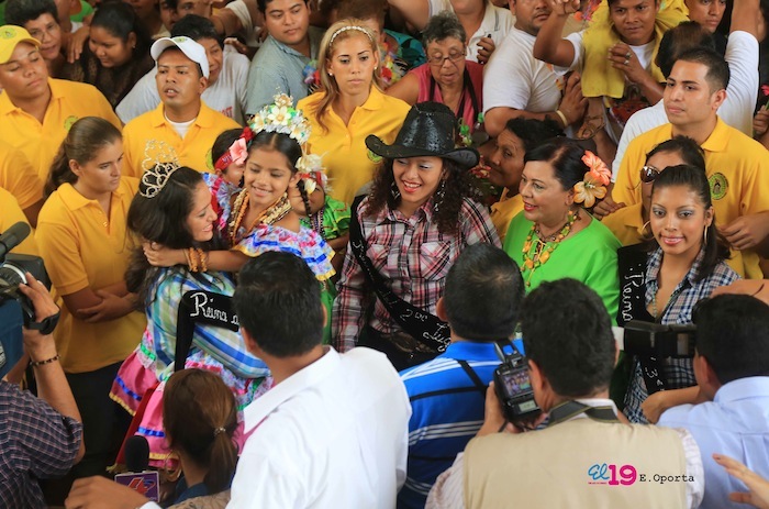 Santo Domingo baja a su peaña