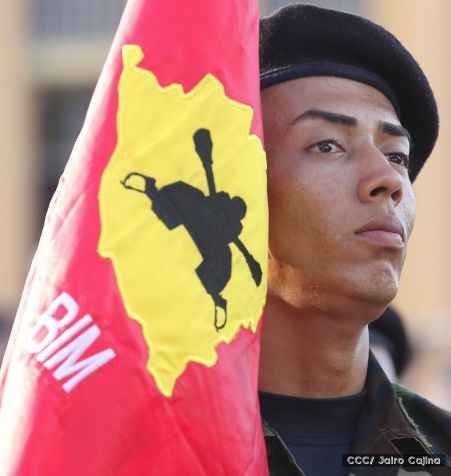 Daniel y Rosario participan del 36 Aniversario de la Fuerza Naval