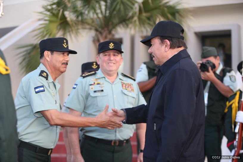 Daniel y Rosario participan del 36 Aniversario de la Fuerza Naval