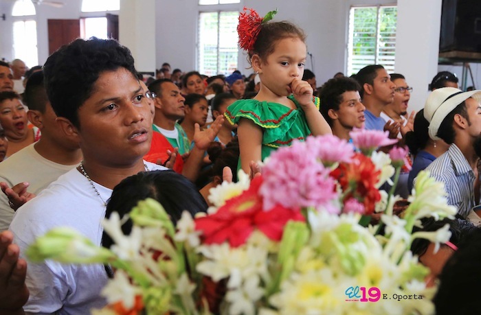 Santo Domingo baja a su peaña