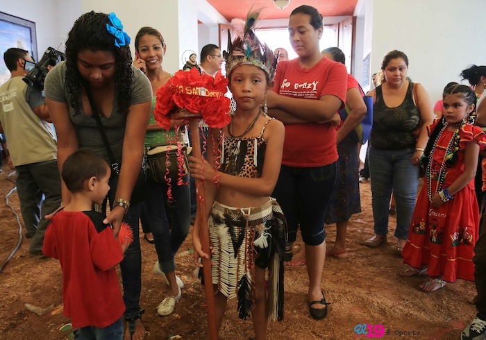 Santo Domingo baja a su peaña