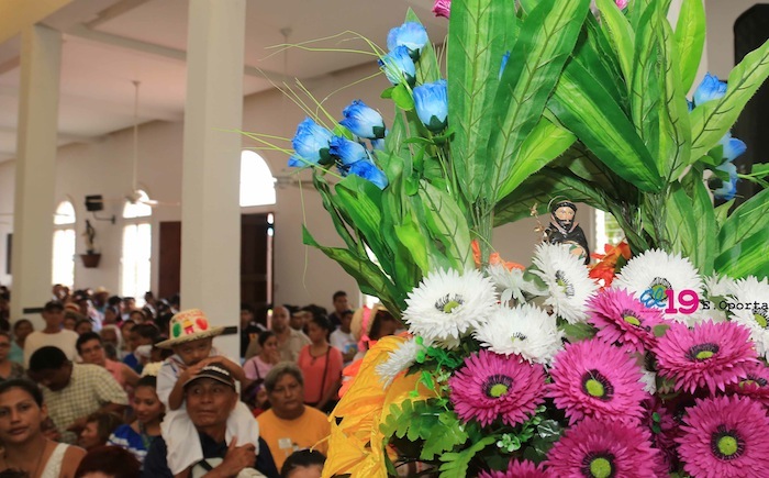 Santo Domingo baja a su peaña