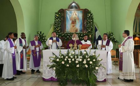 Ofician misa por el V Aniversario de la partida hacia la eternidad del padre Pupiro