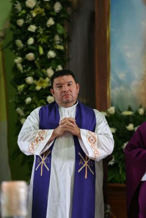 Ofician misa por el V Aniversario de la partida hacia la eternidad del padre Pupiro