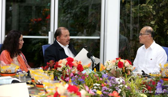 Daniel y Rosario se reúnen con canciller de China Taiwán, Sr. David Tawei Lee