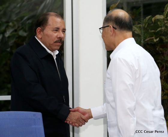 Daniel y Rosario se reúnen con canciller de China Taiwán, Sr. David Tawei Lee