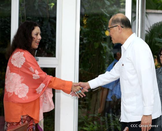 Daniel y Rosario se reúnen con canciller de China Taiwán, Sr. David Tawei Lee