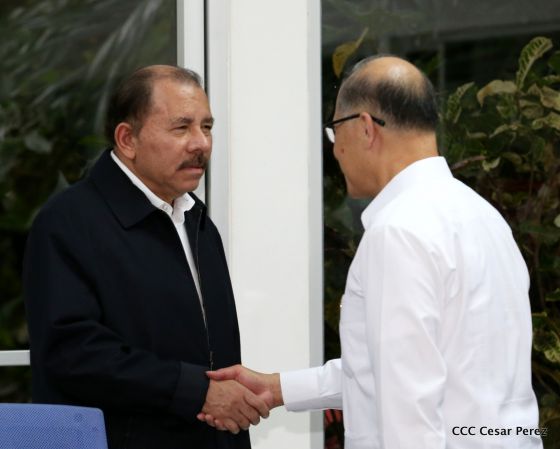 Daniel y Rosario se reúnen con canciller de China Taiwán, Sr. David Tawei Lee