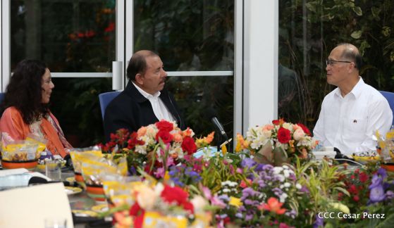 Daniel y Rosario se reúnen con canciller de China Taiwán, Sr. David Tawei Lee