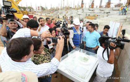 Recorrido por avances del Nuevo Estadio Nacional