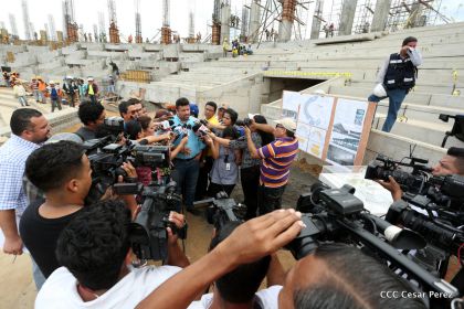 Recorrido por avances del Nuevo Estadio Nacional