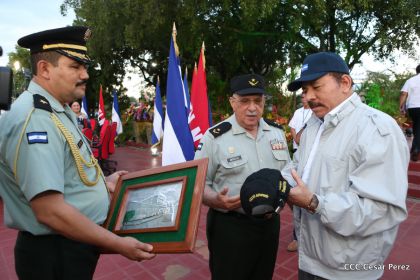 Daniel y Rosario conmemoran 49 aniversario de Pancasán y 37 aniversario del Cuerpo Médico Militar