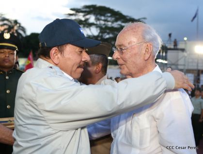 Daniel y Rosario conmemoran 49 aniversario de Pancasán y 37 aniversario del Cuerpo Médico Militar