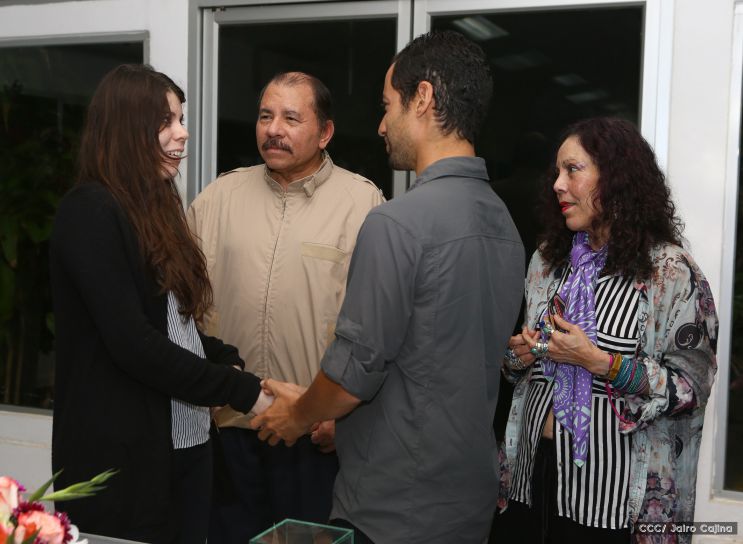 Daniel y Rosario se reúnen con Sam Cossman