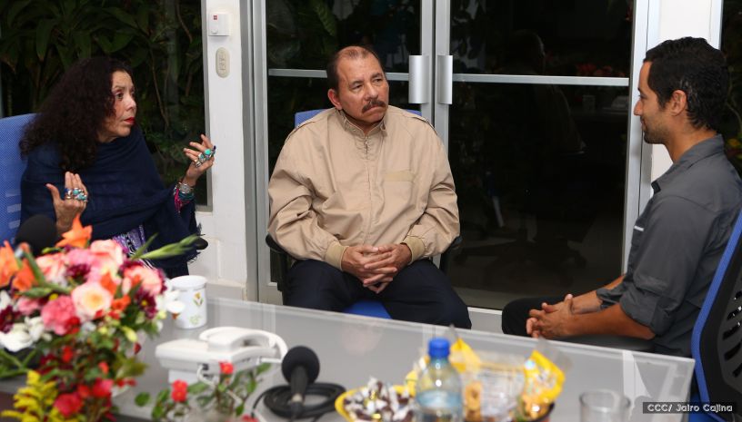 Daniel y Rosario se reúnen con Sam Cossman