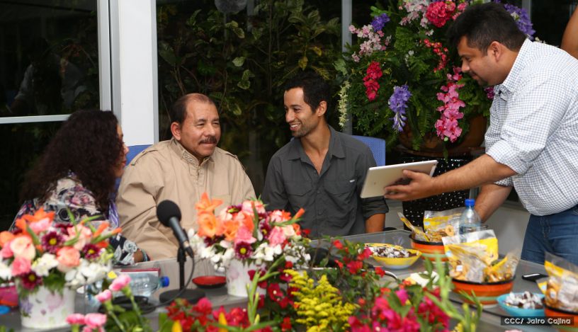 Daniel y Rosario se reúnen con Sam Cossman