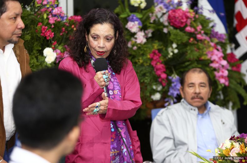 Entregan Medalla “Presidente de la República” a maestros eméritos y a los mejores maestros y estudiantes de Nicaragua