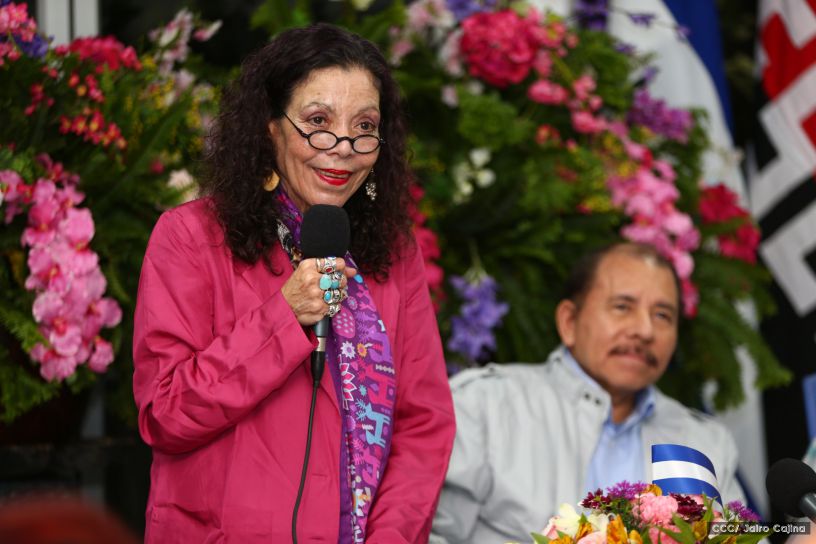 Entregan Medalla “Presidente de la República” a maestros eméritos y a los mejores maestros y estudiantes de Nicaragua
