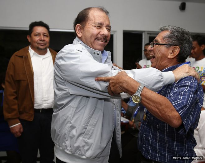Entregan Medalla “Presidente de la República” a maestros eméritos y a los mejores maestros y estudiantes de Nicaragua