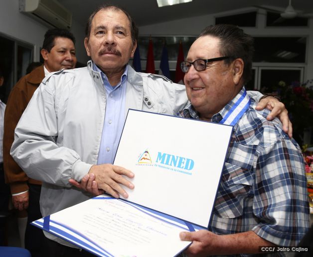 Entregan Medalla “Presidente de la República” a maestros eméritos y a los mejores maestros y estudiantes de Nicaragua