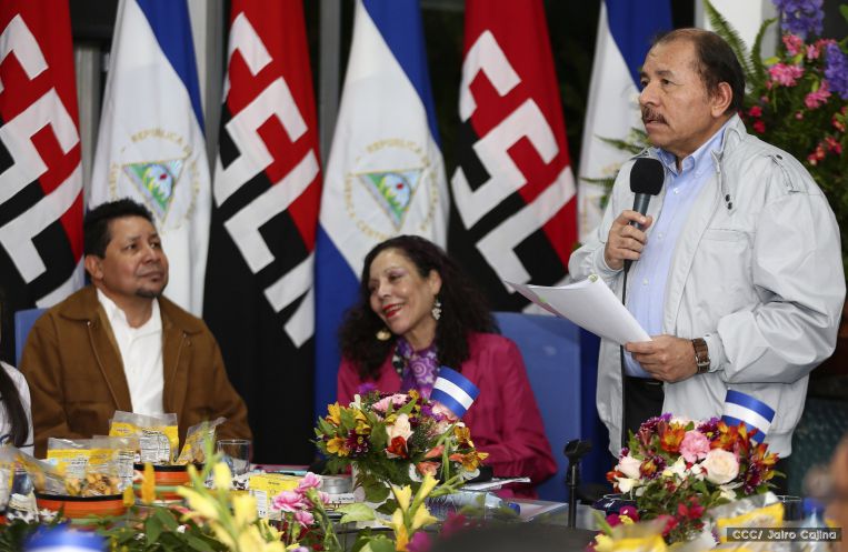 Entregan Medalla “Presidente de la República” a maestros eméritos y a los mejores maestros y estudiantes de Nicaragua