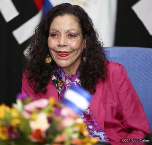 Entregan Medalla “Presidente de la República” a maestros eméritos y a los mejores maestros y estudiantes de Nicaragua