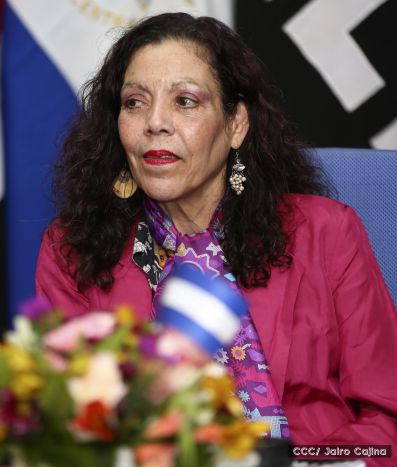 Entregan Medalla “Presidente de la República” a maestros eméritos y a los mejores maestros y estudiantes de Nicaragua