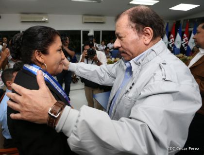 Entregan Medalla “Presidente de la República” a maestros eméritos y a los mejores maestros y estudiantes de Nicaragua