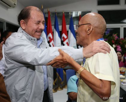 Entregan Medalla “Presidente de la República” a maestros eméritos y a los mejores maestros y estudiantes de Nicaragua