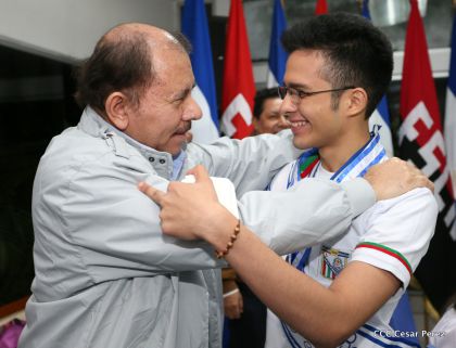 Entregan Medalla “Presidente de la República” a maestros eméritos y a los mejores maestros y estudiantes de Nicaragua