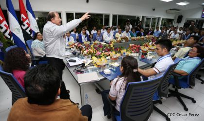 Entregan Medalla “Presidente de la República” a maestros eméritos y a los mejores maestros y estudiantes de Nicaragua