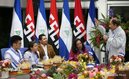 Entregan Medalla “Presidente de la República” a maestros eméritos y a los mejores maestros y estudiantes de Nicaragua