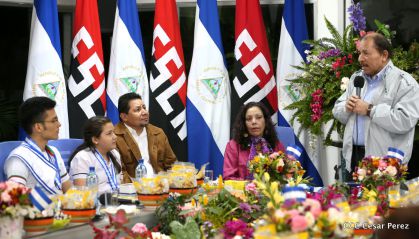 Entregan Medalla “Presidente de la República” a maestros eméritos y a los mejores maestros y estudiantes de Nicaragua