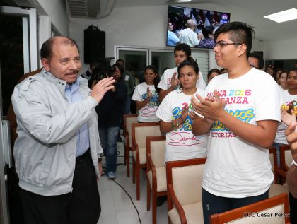 Entregan Medalla “Presidente de la República” a maestros eméritos y a los mejores maestros y estudiantes de Nicaragua