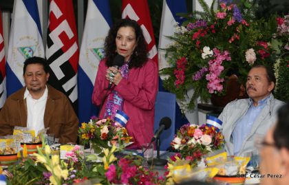 Entregan Medalla “Presidente de la República” a maestros eméritos y a los mejores maestros y estudiantes de Nicaragua