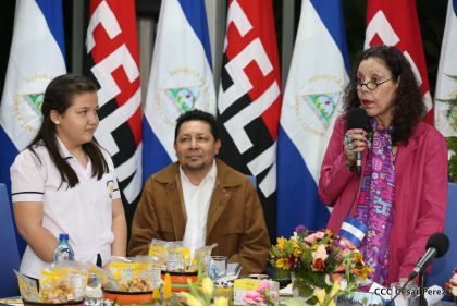 Entregan Medalla “Presidente de la República” a maestros eméritos y a los mejores maestros y estudiantes de Nicaragua