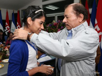 Entregan Medalla “Presidente de la República” a maestros eméritos y a los mejores maestros y estudiantes de Nicaragua