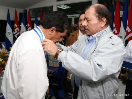 Entregan Medalla “Presidente de la República” a maestros eméritos y a los mejores maestros y estudiantes de Nicaragua